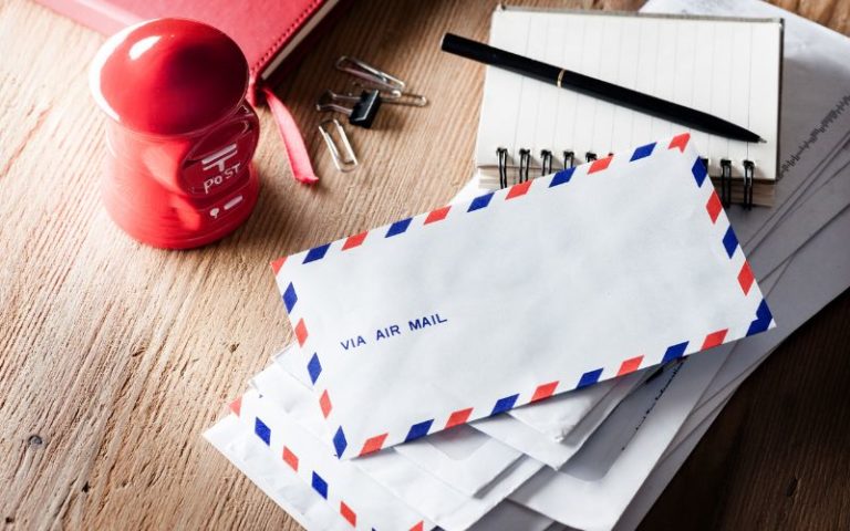 mail forwarding service from uk to us
